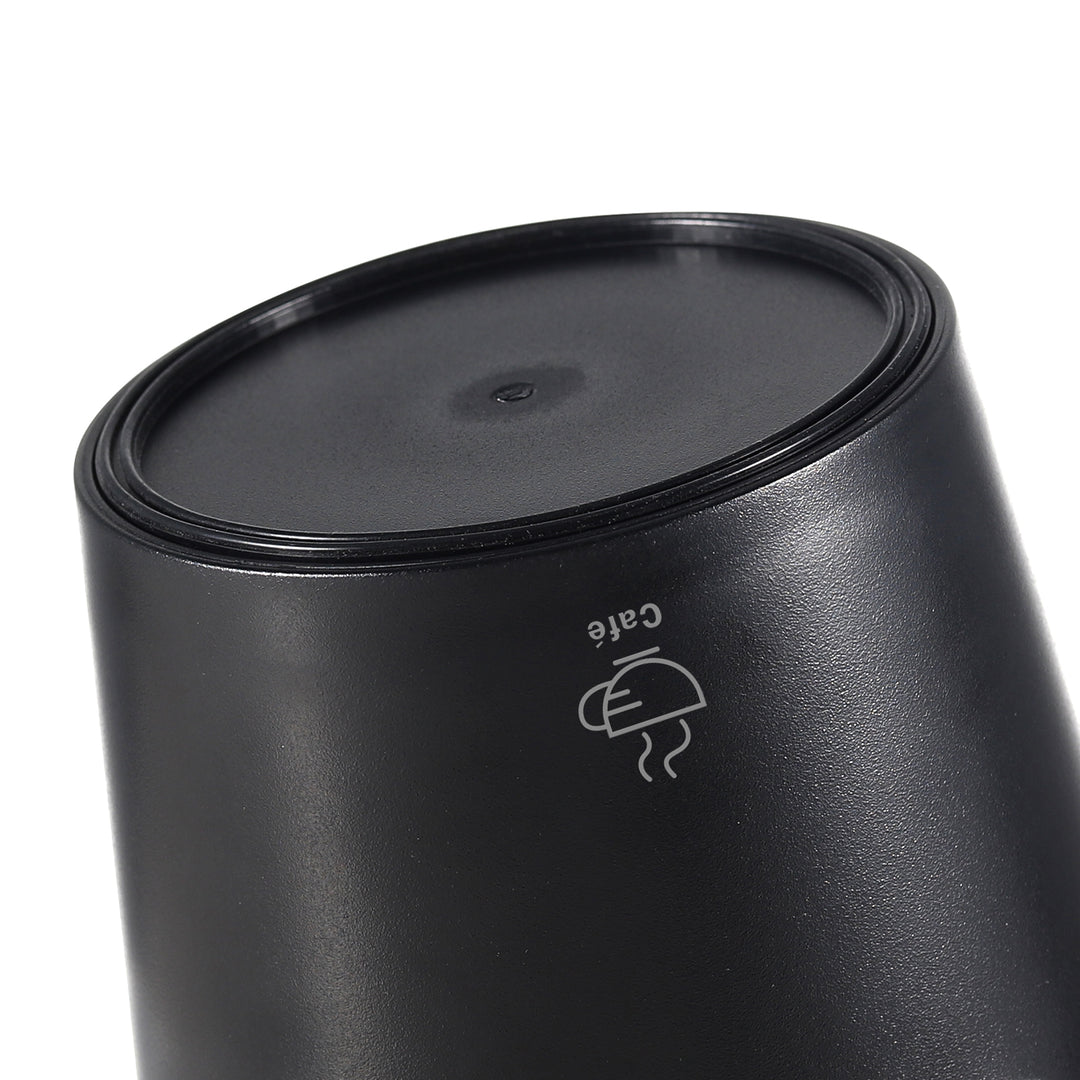 The VEVOK CHEF Coffee Knock Box features a bottom silicone protective ring to prevent damage and reduce noise when the box is in use. The ring also provides stability and helps keep the box in place.